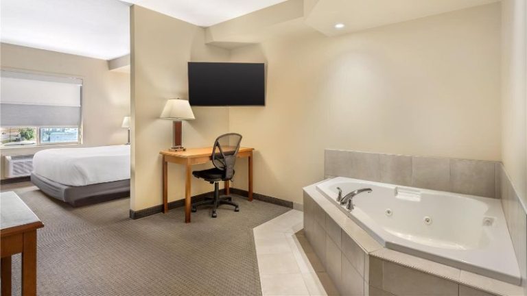 Best Western Plus Service Inn & Suites