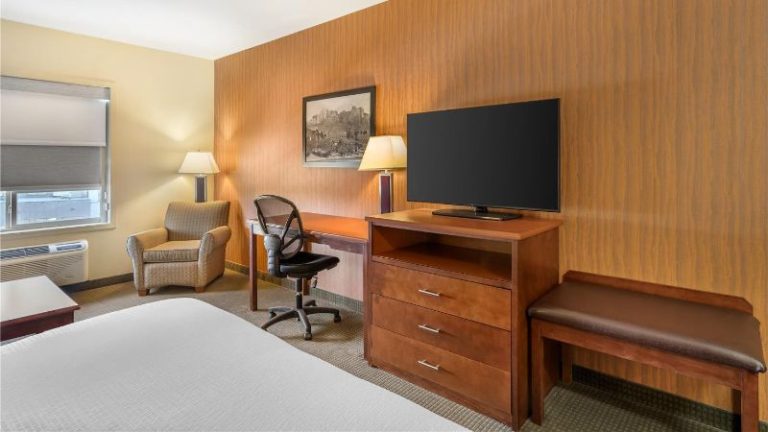 Best Western Plus Service Inn & Suites