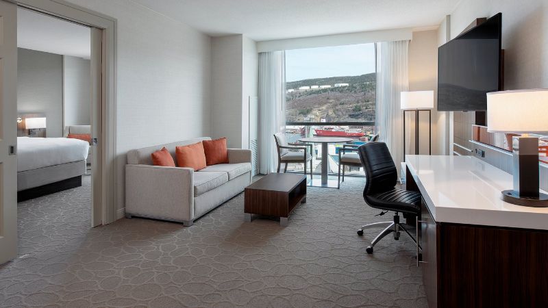 Delta Hotels by Marriott St. John’s Conference Centre, room with private jacuzzi, photo 4