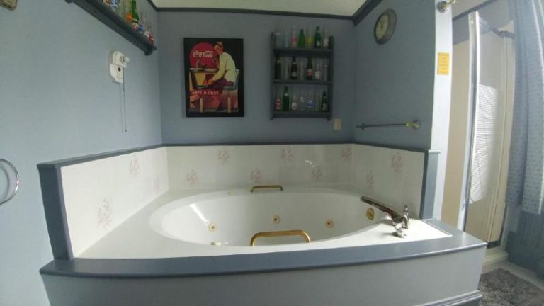 Gower Manor Historic Bed & Breakfast