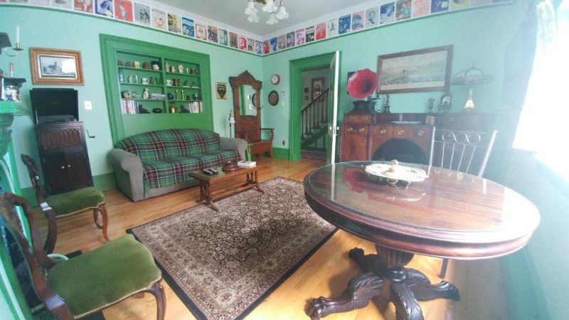 Gower Manor Historic Bed & Breakfast, room with private jacuzzi, photo 6