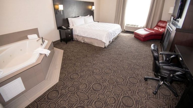 Holiday Inn & Suites Red Deer South