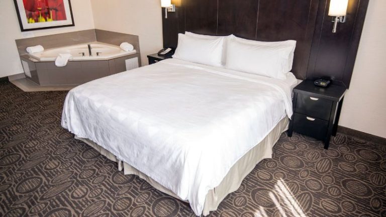 Holiday Inn & Suites Red Deer South