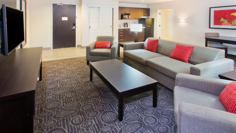 Holiday Inn & Suites Red Deer South