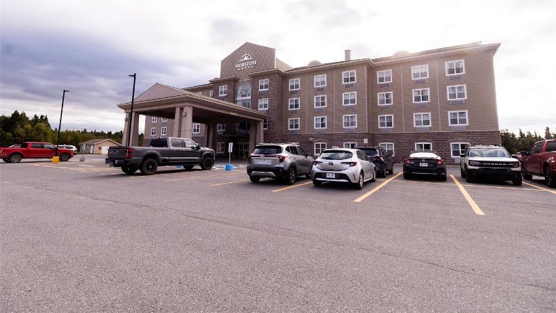 Deer Lake Horizon Hotel, BW Signature Collection, room with private jacuzzi, photo 6