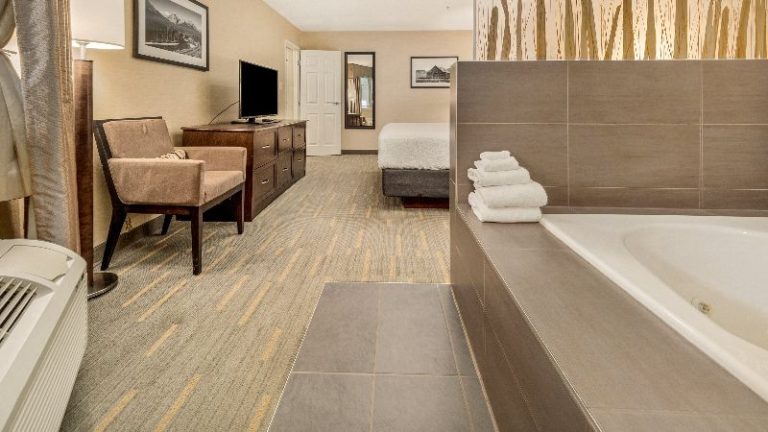 Holiday Inn Lethbridge, an IHG Hotel
