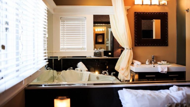 Leaside Suites and Executive Apartments