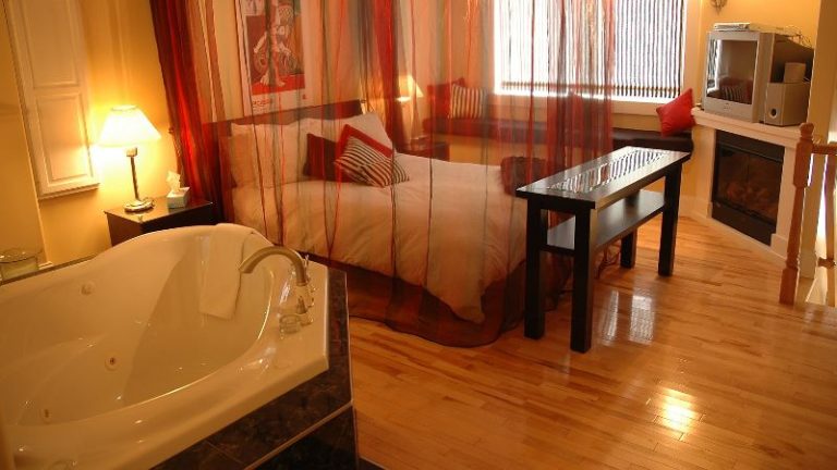 Leaside Suites and Executive Apartments