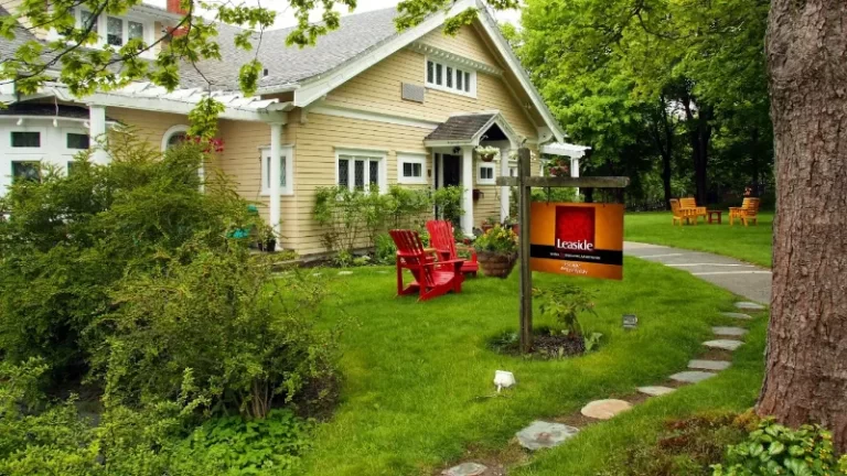 Leaside Suites and Executive Apartments