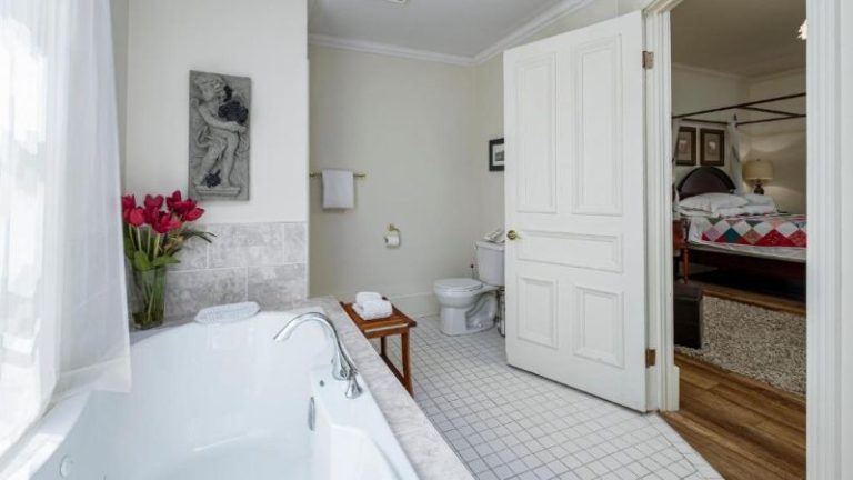 The Elizabeth Manor Guesthouse