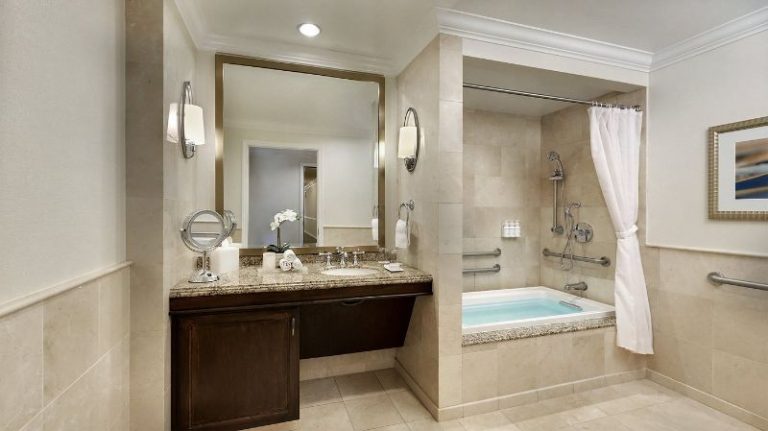 Balboa Bay Resort
