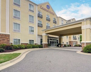 Comfort Suites near Hot Springs Park