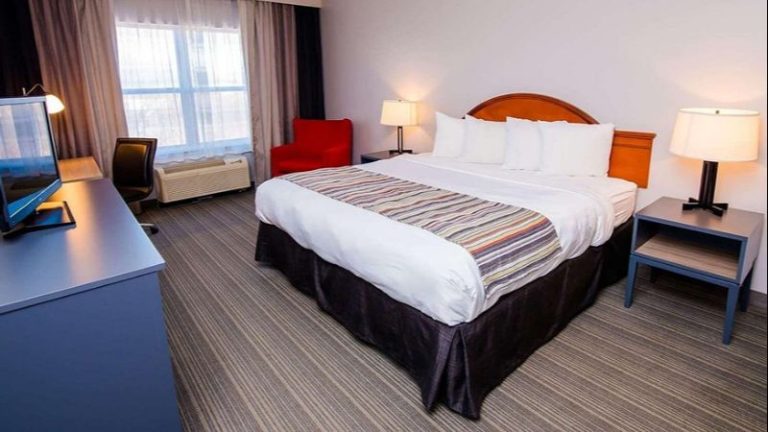 Country Inn & Suites by Radisson, Brockton (Boston), MA