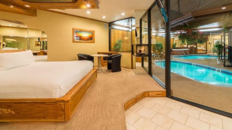 Sybaris Mequon