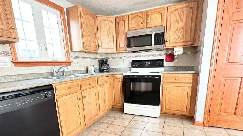 Abellona Inn & Suites On The Shore, room with private jacuzzi, photo 4