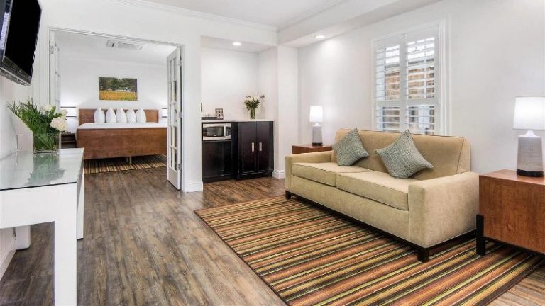 Aggie Inn Ascend Hotel Collection