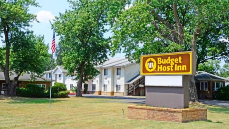 Allegan Budget Host Inn