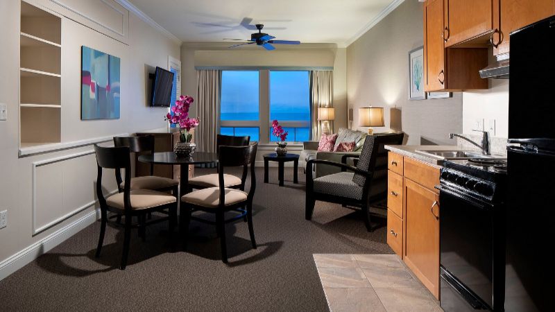 Alouette Beach Resort, room with private jacuzzi, photo 4