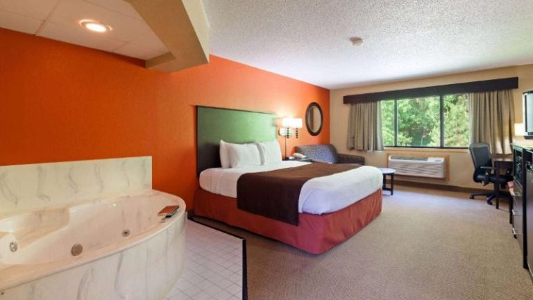 AmericInn by Wyndham Algona
