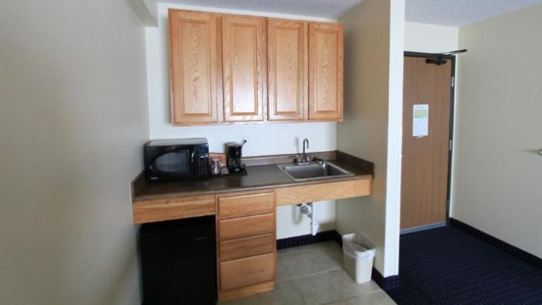 AmericInn by Wyndham Cedar Rapids Airport