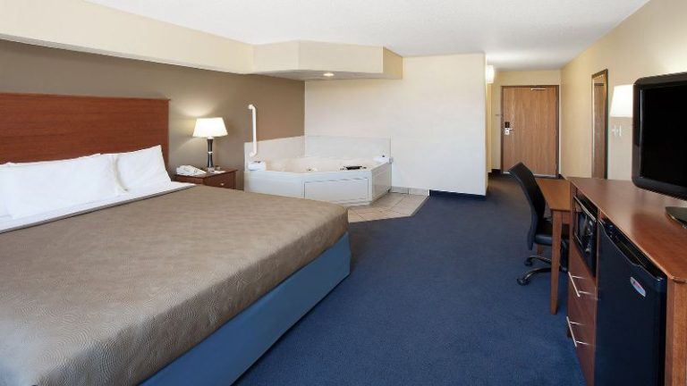 AmericInn by Wyndham Webster City