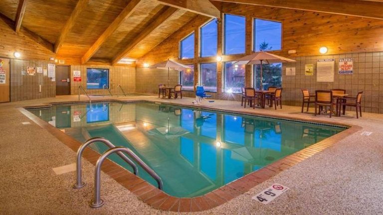 AmericInn by Wyndham Ames