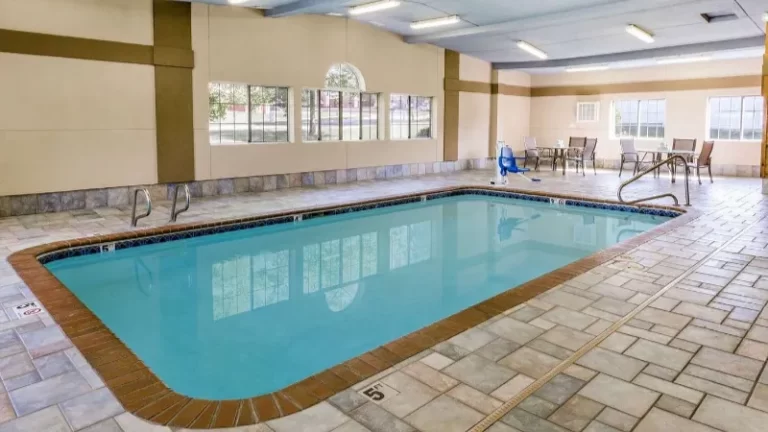 AmericInn by Wyndham des Moines Airport