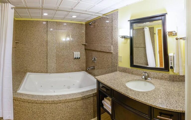 Asbury Inn & Suites
