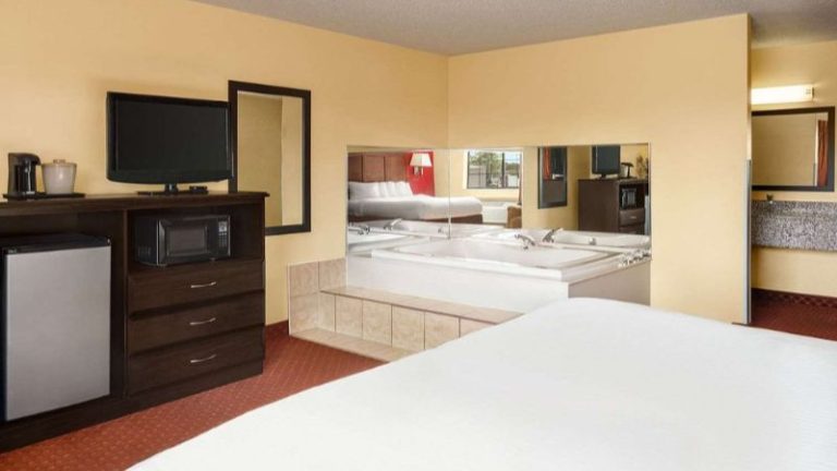 Baymont by Wyndham Cedar Rapids