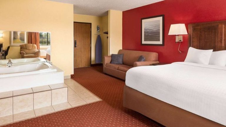 Baymont by Wyndham Cedar Rapids