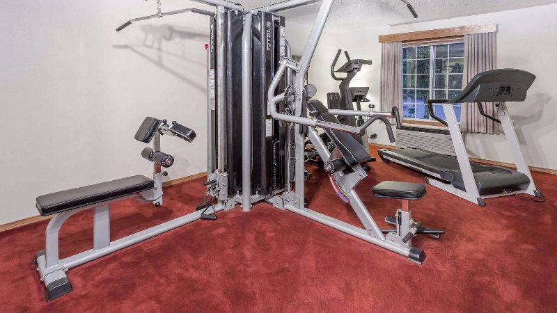 Baymont by Wyndham Mequon Milwaukee Area, room with private jacuzzi, photo 7