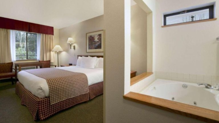 Baymont by Wyndham Seattle / Kirkland WA