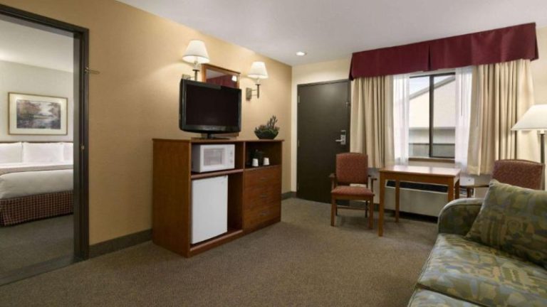 Baymont by Wyndham Seattle / Kirkland WA