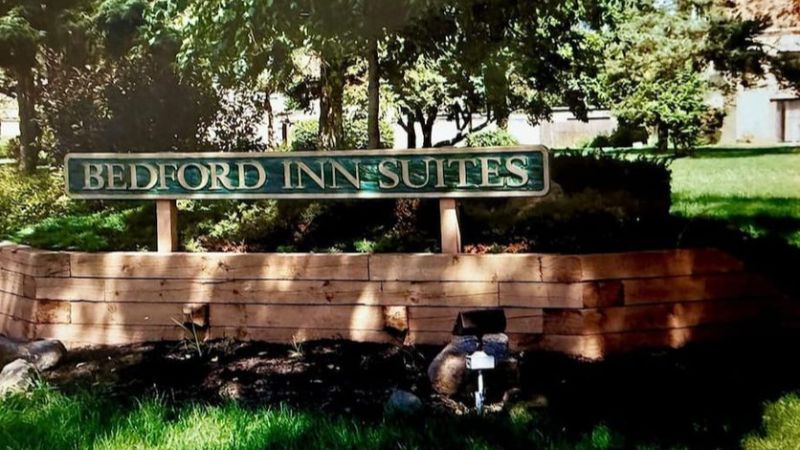 Bedford Inn, room with private jacuzzi, photo 7
