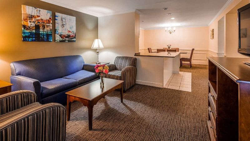 Best Western Adams Inn Quincy-Boston, room with private jacuzzi, photo 4