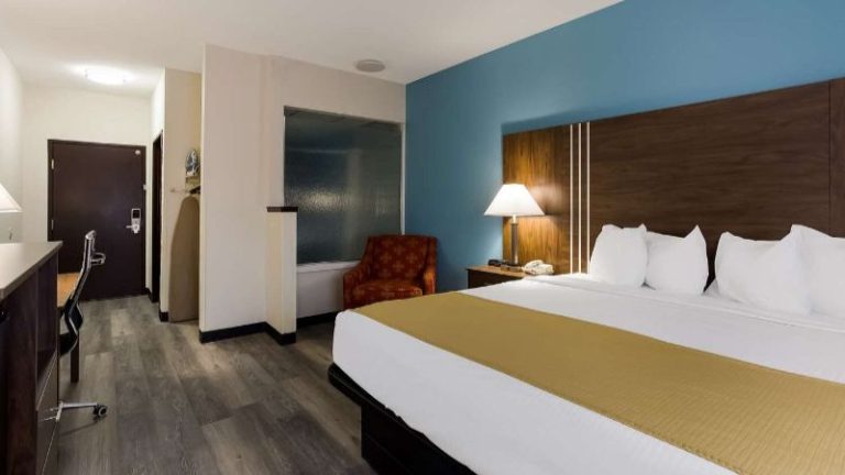 Best Western Crossroads Inn