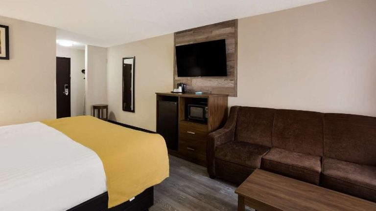 Best Western Crossroads Inn