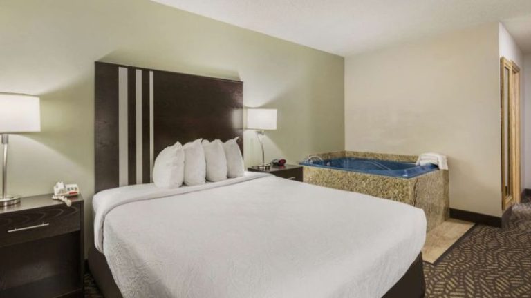 Best Western Indian Oak