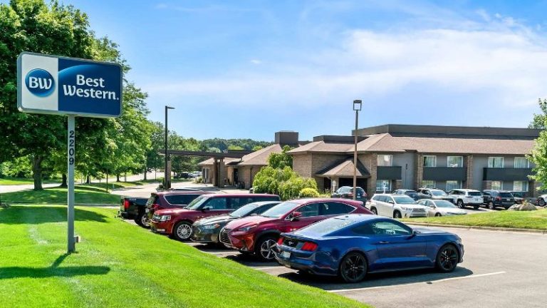 Best Western Okemos/East Lansing Hotel & Suites
