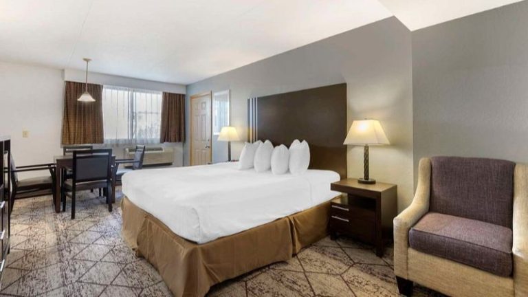 Best Western Plus Longbranch Hotel & Convention Center