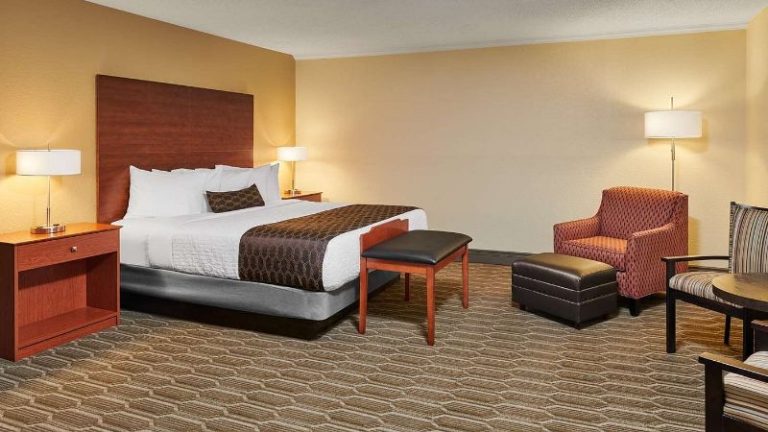 Best Western Plus Milwaukee Airport Hotel & Conference Center