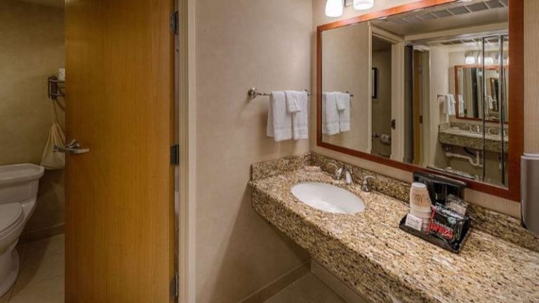 Best Western Plus Silverdale Beach Hotel