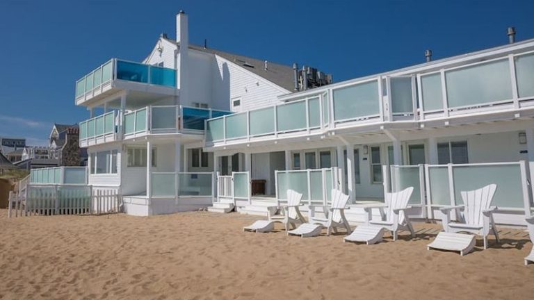 Blue – Inn on the Beach