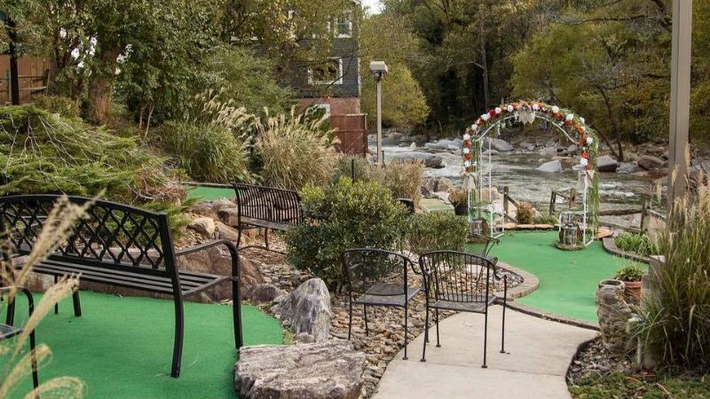 Broad River Inn, room with private jacuzzi, photo 7
