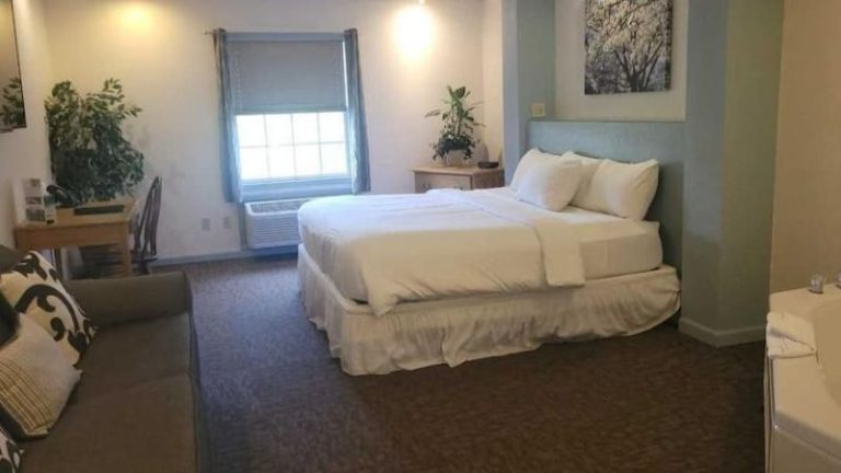 Brook Pointe Resort