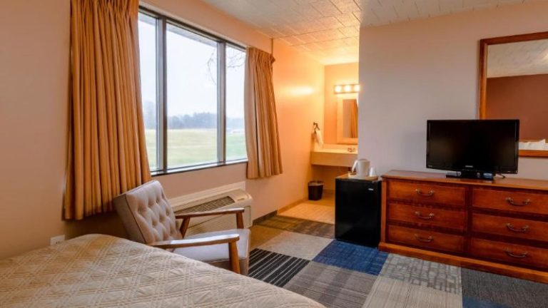 Candlestone Golf & Resort