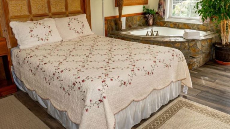 Chimney Rock Inn
