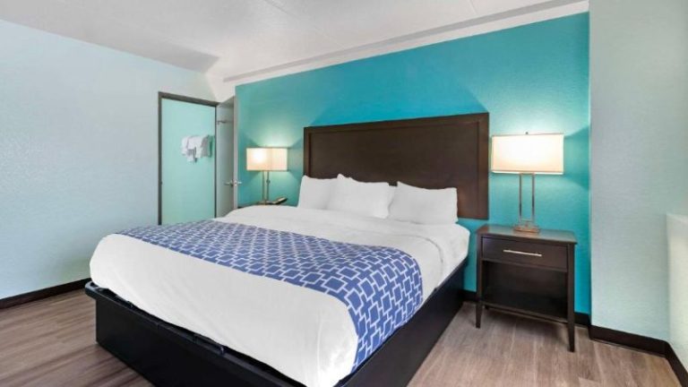 Clarion Inn Des Moines Airport