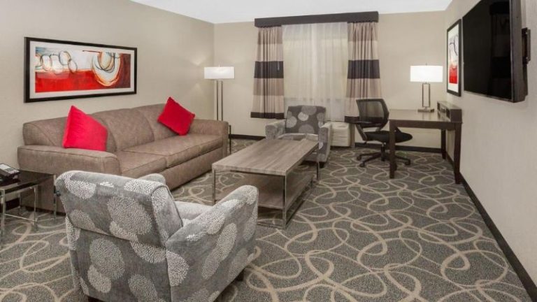 Clarion Inn Des Moines Airport