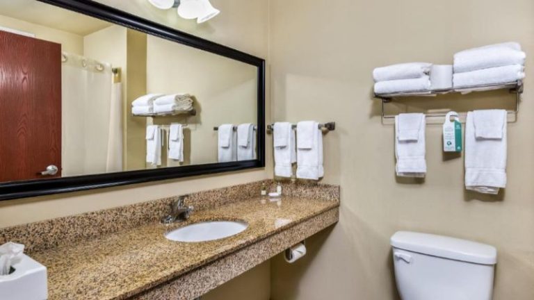Cobblestone Inn & Suites – Vinton, IA